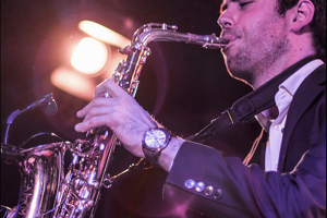 Saxofonist Chris Brown, te boeken bij L.A.-DJ's te Utrecht